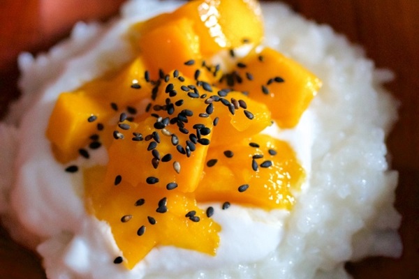 Riz gluant au lait de coco, mangue et oranges - Phàp